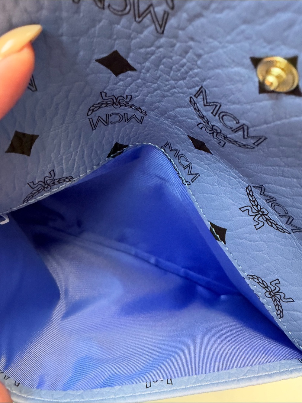 MCM Blue Visetos Envelope Clutch with Black Logo Print - Picture 5 of 6